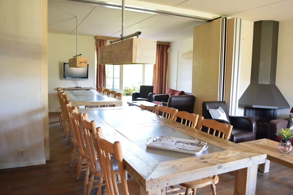 Fraaie 16-persoons groepsaccommodatie op park in Voorthuizen Veluwe Fraaie 16-persoons groepsaccommodatie op park in Voorthuizen Veluwe