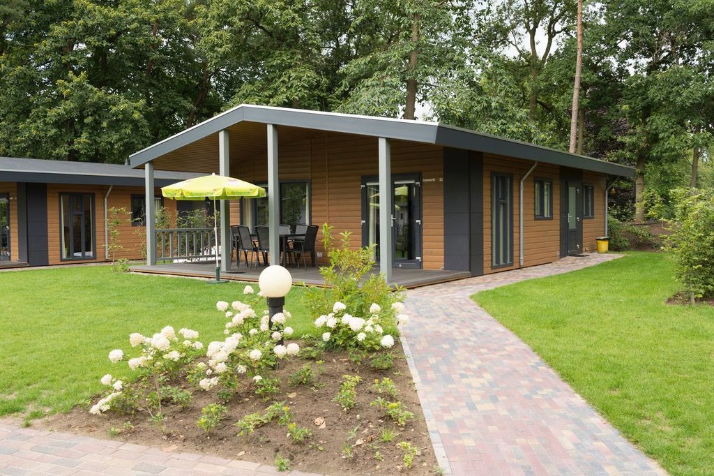4-persoons Veranda bungalowchalet op park in Voorthuizen