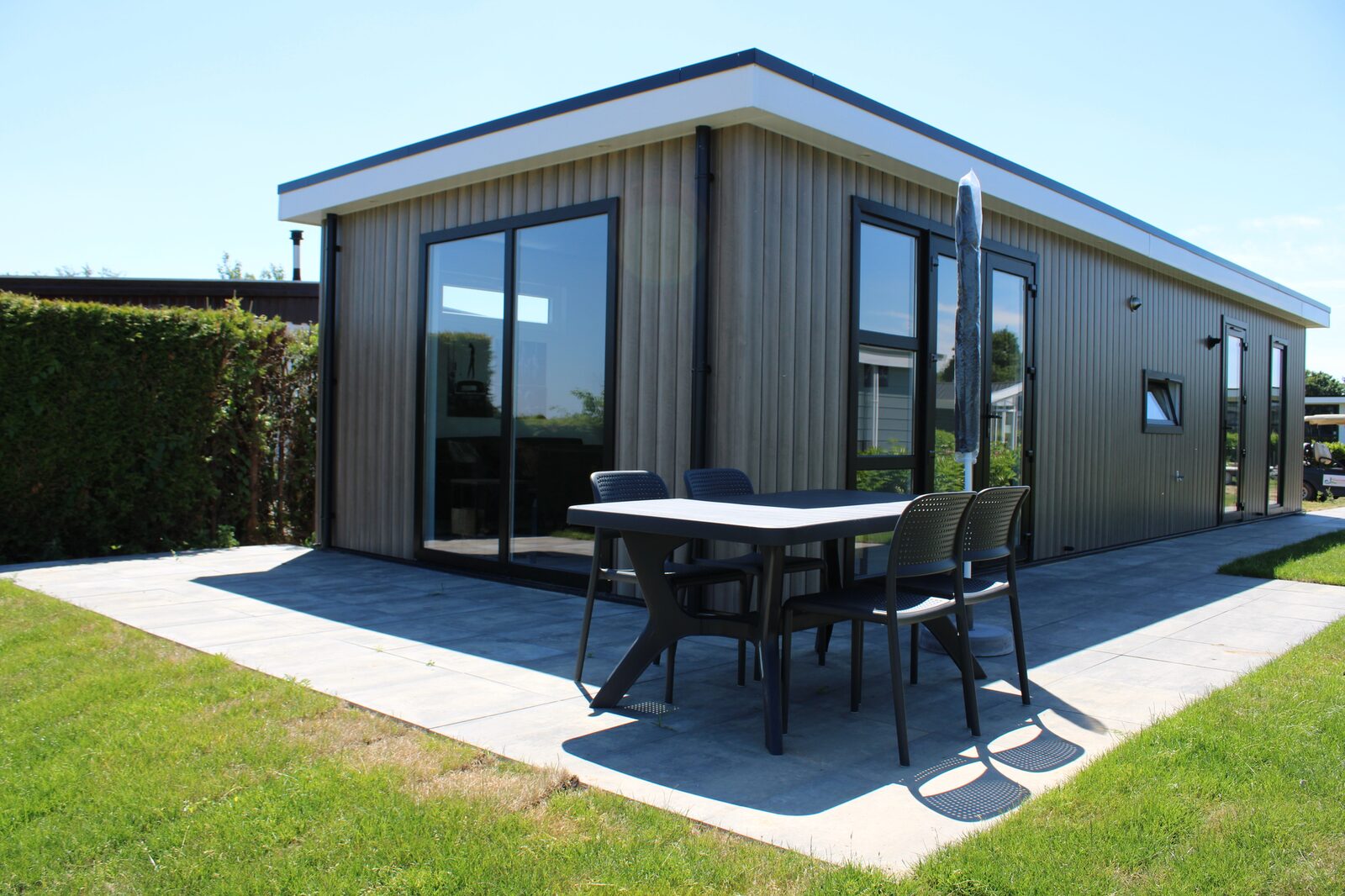 Cube Comfort voor 5 personen met Ijsselzicht op vakantiepark de Rhederlaagse Meren in Nederland