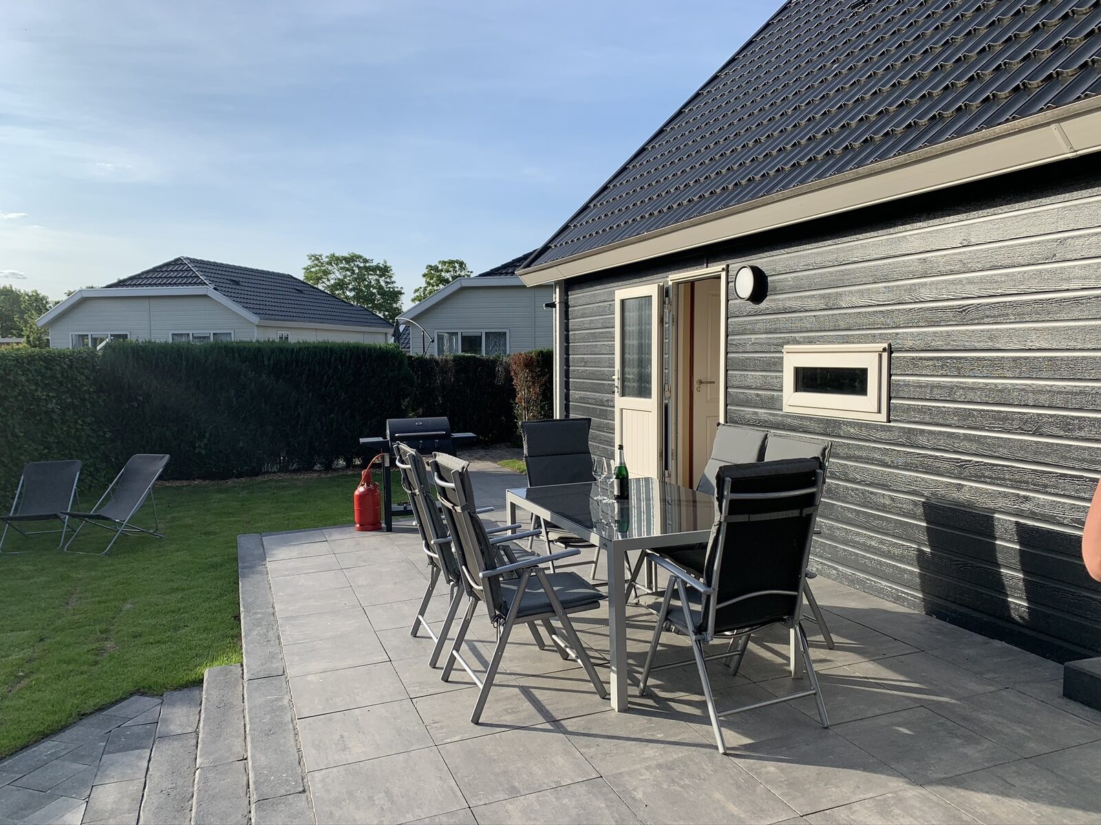 Heerlijk chalet voor maximaal 6 personen op park Rhederlaagse Meren Heerlijk chalet voor maximaal 6 personen op park Rhederlaagse Meren