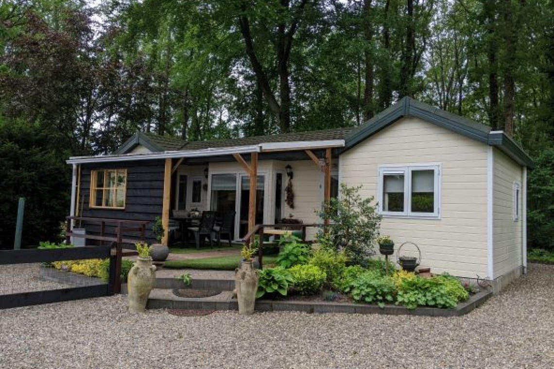 Leuk chalet aan de bosrand op vakantiepark in Uddel in Nederland