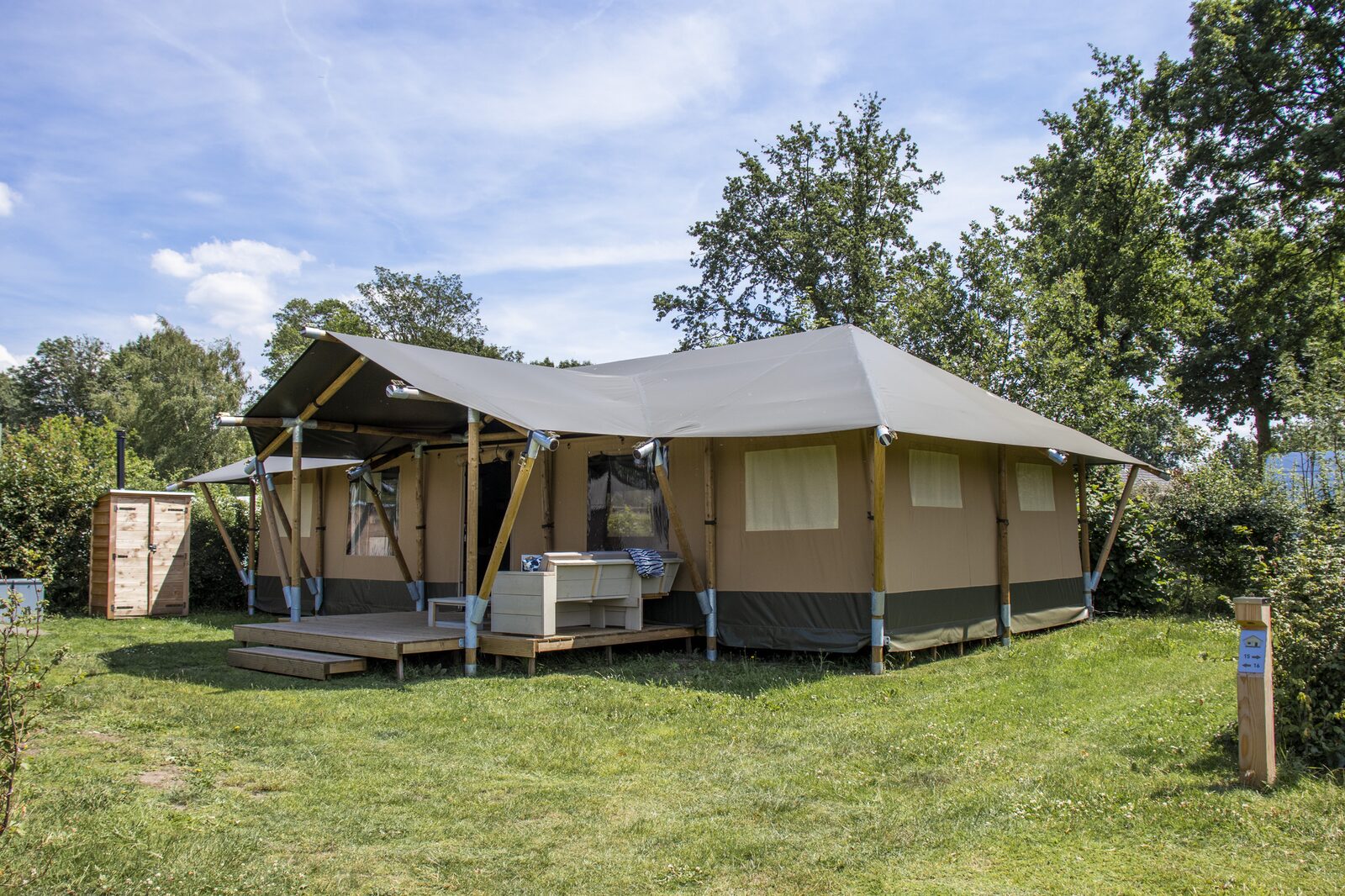 Safaritent villa voor maximaal 12 personen in Voorthuizen afbeelding