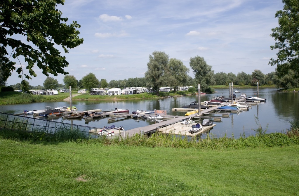Chalet voor 4 personen op park aan de Ijssel